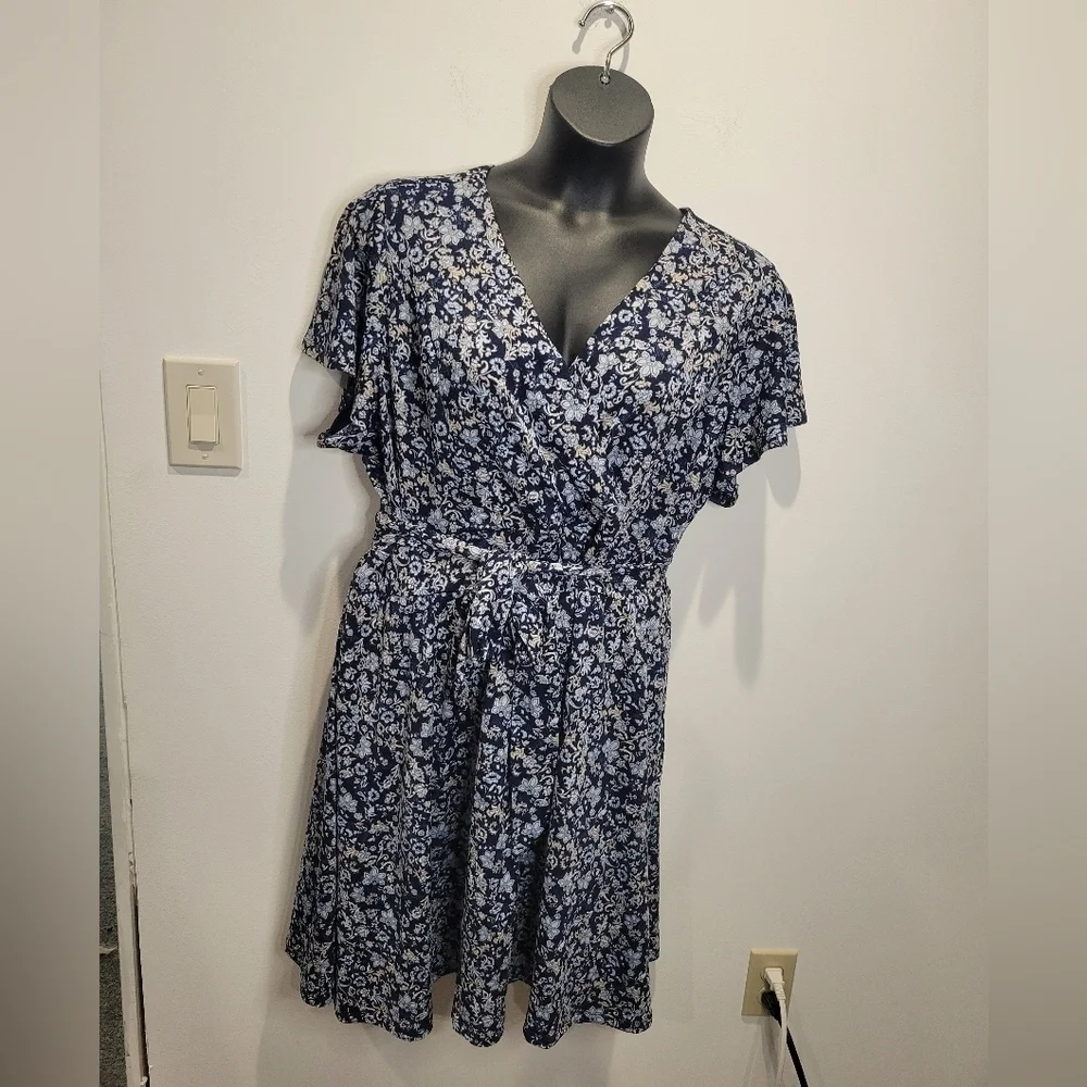 Lane bryant size 22/24 blue floral vneck faux wrap dress
